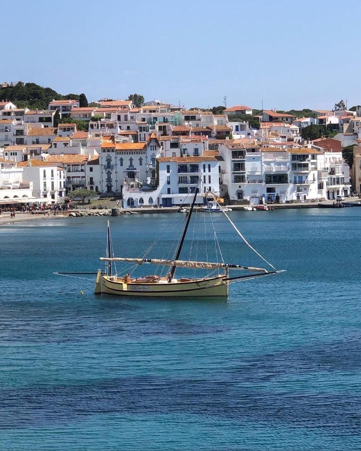Beachfront Penthouse With Sea Views In Cadaques
