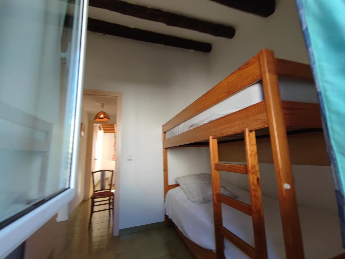 Homestay Con Piscina Comunitaria Y Parking27 *