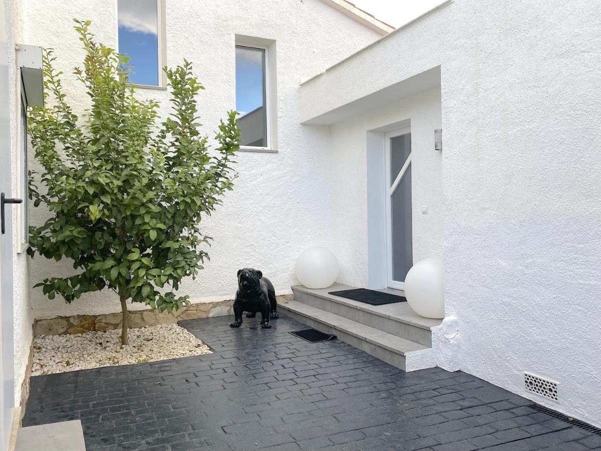 Casa De Lujo Con Piscina Y Amarre Privados Ref 350