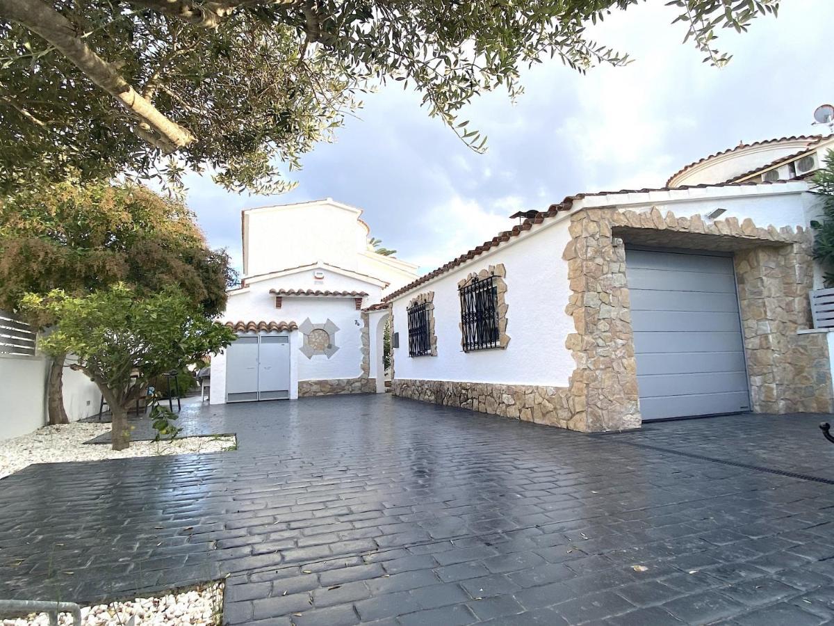 Holiday home Casa De Lujo Con Piscina Y Amarre Privados Ref 350 *