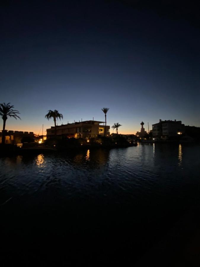 Hotel en barco Alójate En Un Velero En O Regala La Experiencia A Alguien Especial *