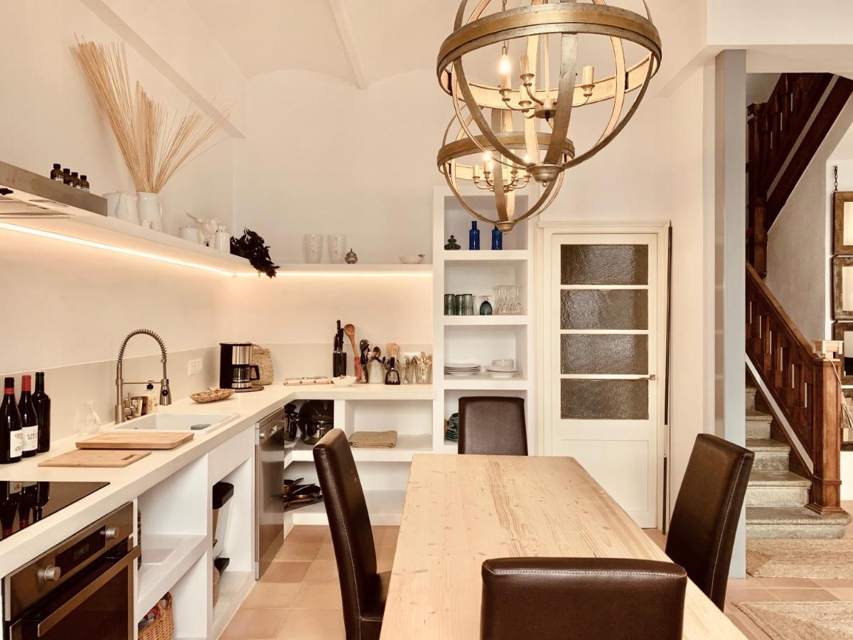 El Nido: Maison Rénovée Escala Centre Apartamento