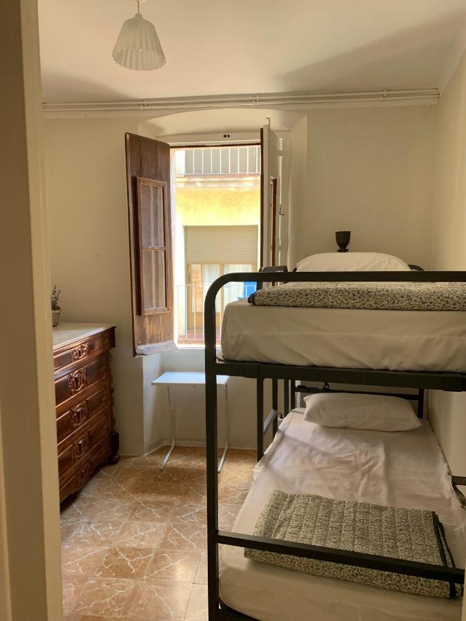 En Casco Antiguo, Al Lado De Playa, Rambla Y Monasterio, Con Acceso A Terraza Ajardinada Apartamento