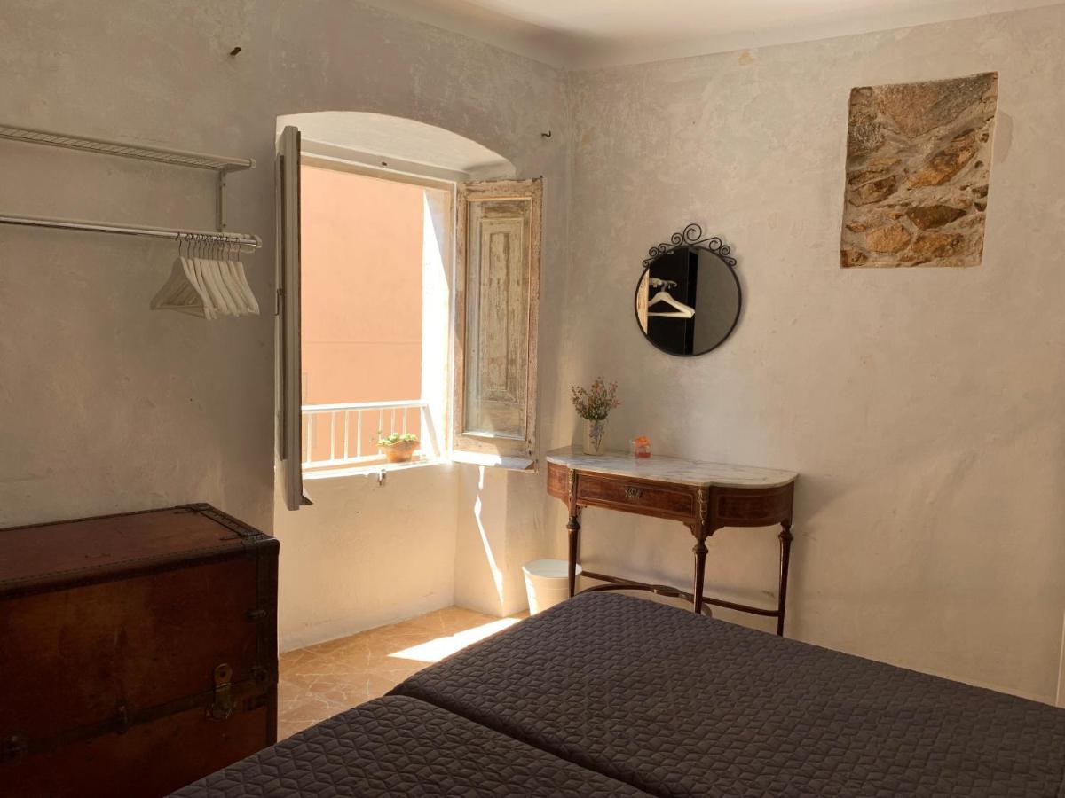 Notaria: Casco Antiguo With Garden Terrace Apartment
