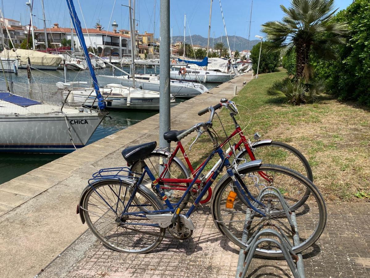 Hotel en barco Alójate En Un Velero En O Regala La Experiencia A Alguien Especial