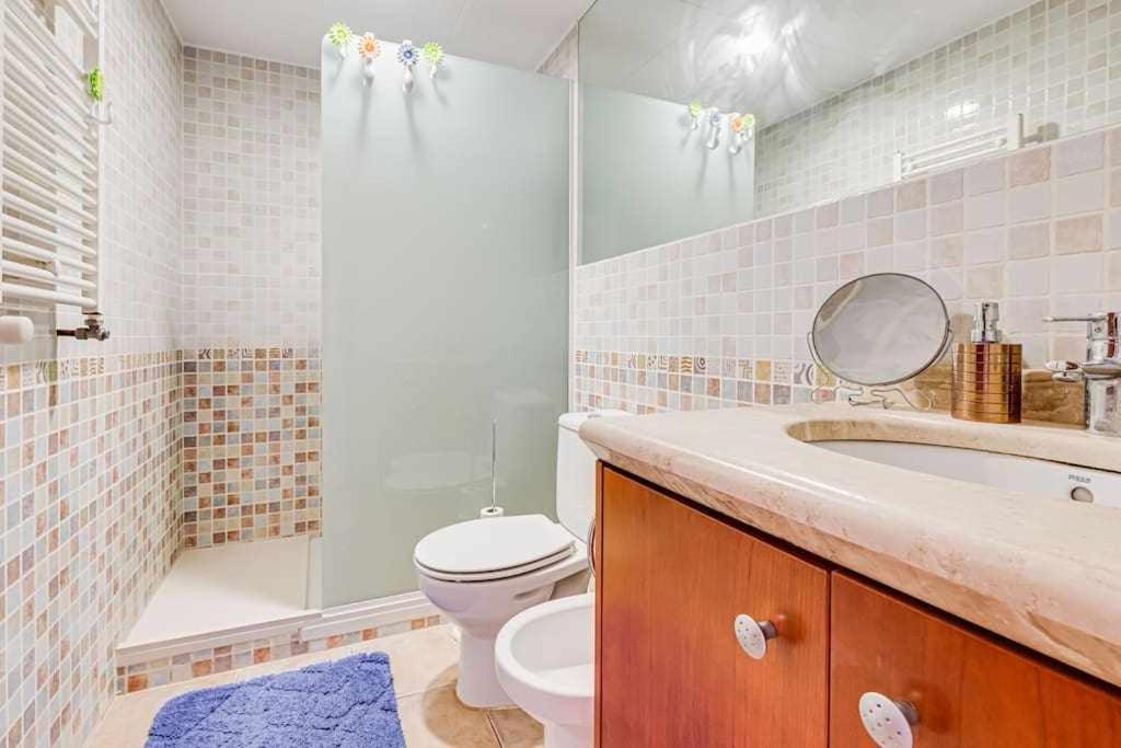 Rentalsbcn Plaza Nuria Apartamento *