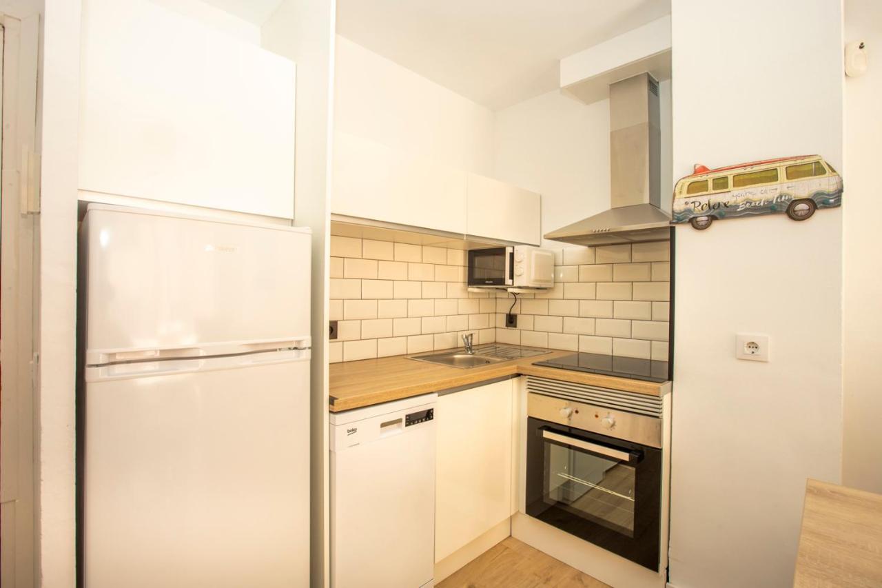 En Pleno Centro De Totalmente Renovado Y Muy Cerca De La Playa. Apartamento *