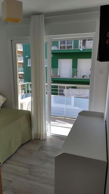 Precioso A 250 Metros De La Playa. *
