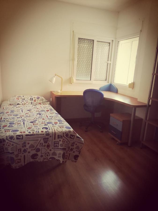 Apart Figueres Apartment