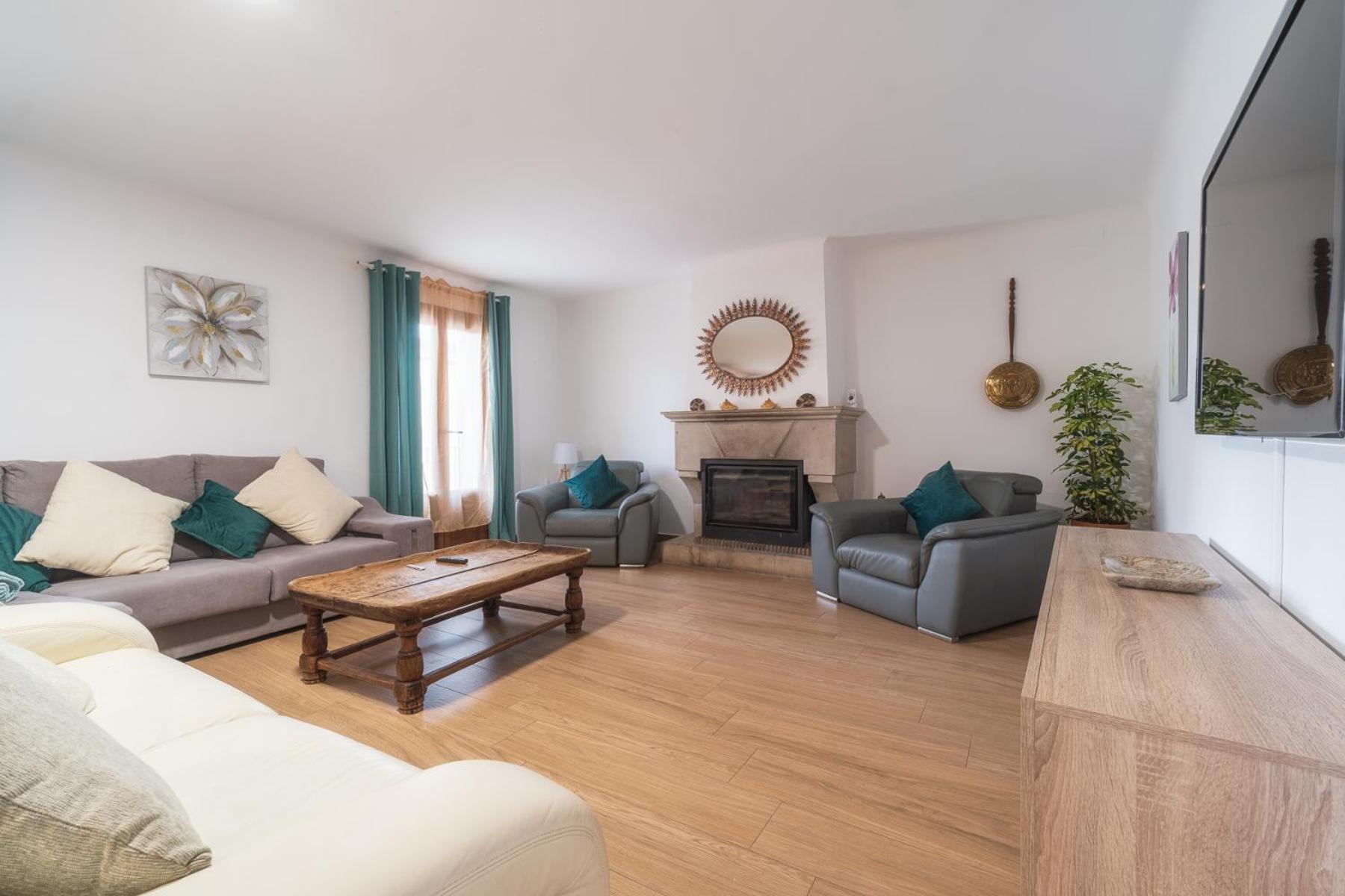 Сasa de vacaciones Newly Renovated Large With Garden