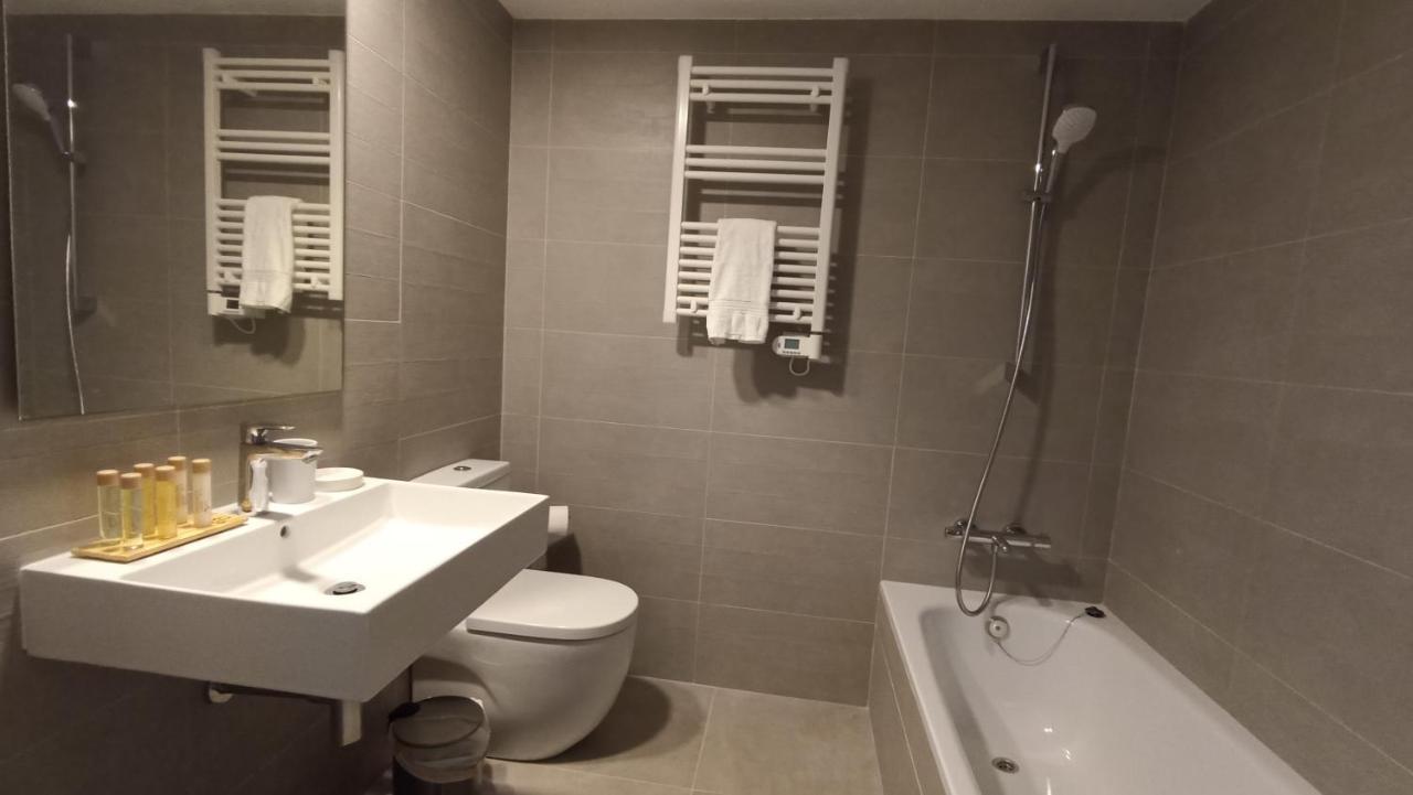 Apartamento Familiar Con Piscina Cerca De La Playa *