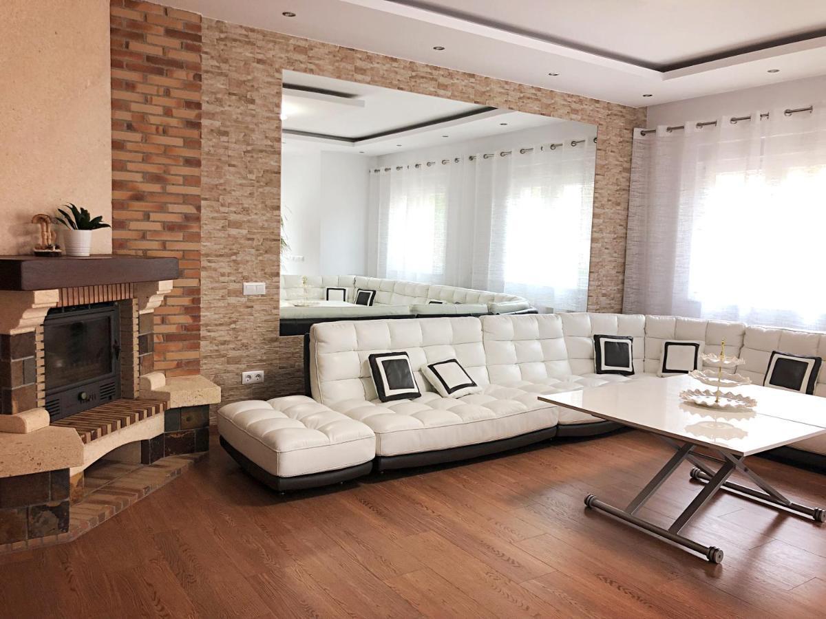 Luxury - Private And Pool - *