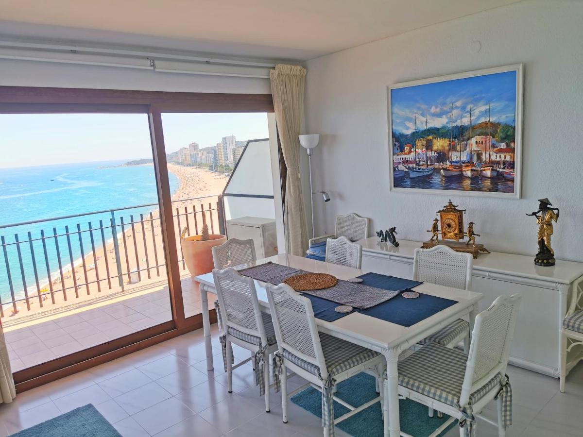Spacious Seafront Apartment *