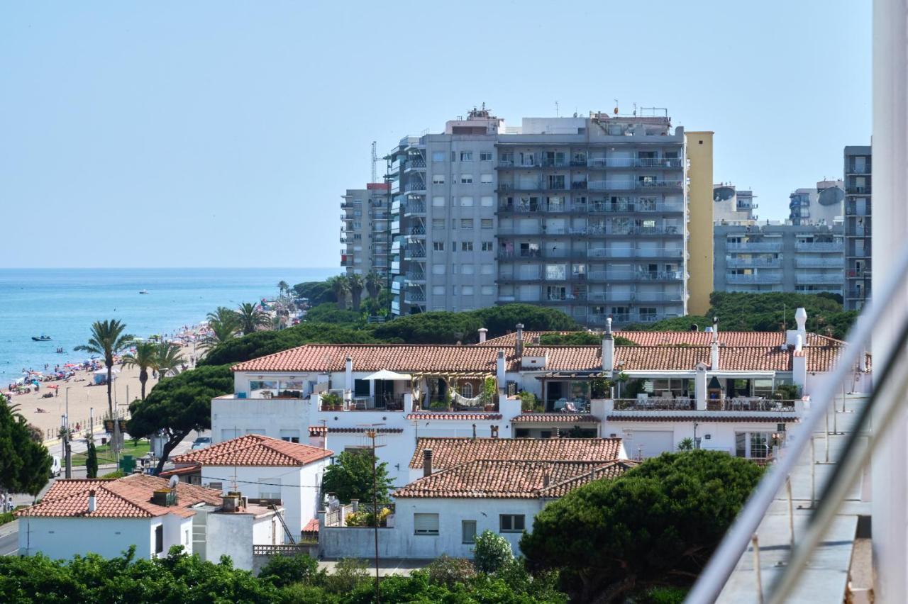 Lovely 2 Bedroom With Terrace Blanes