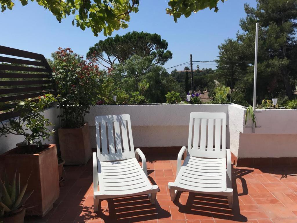 Casita Blanca Con Fibra Optica Y Piscina Cominutaria
