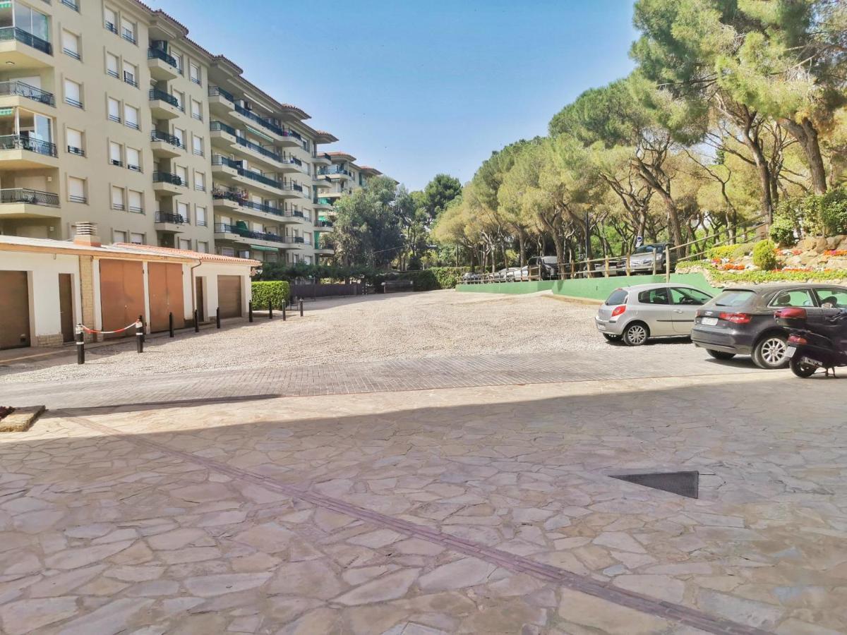 Spacious Seafront Apartment