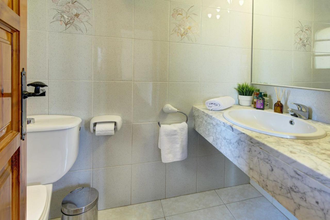 Villa Maria With Swimming Pool & Sea View