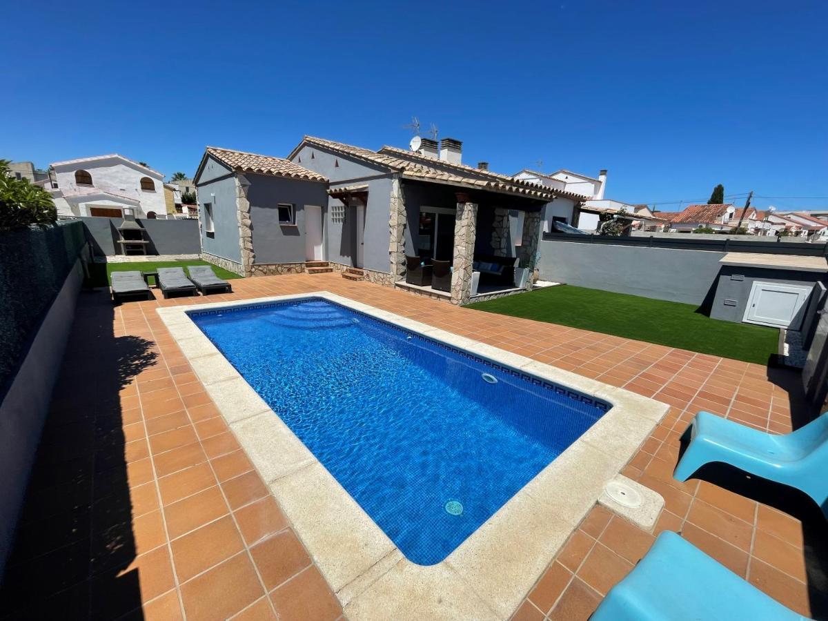 Casa En L Escala Con Piscina Y Wifi Free Holiday home L'Escala