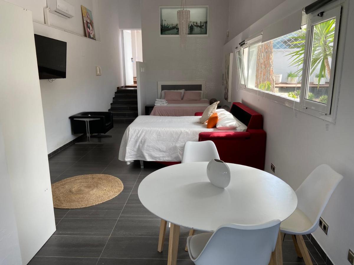 Cala Castell Suites Pensión