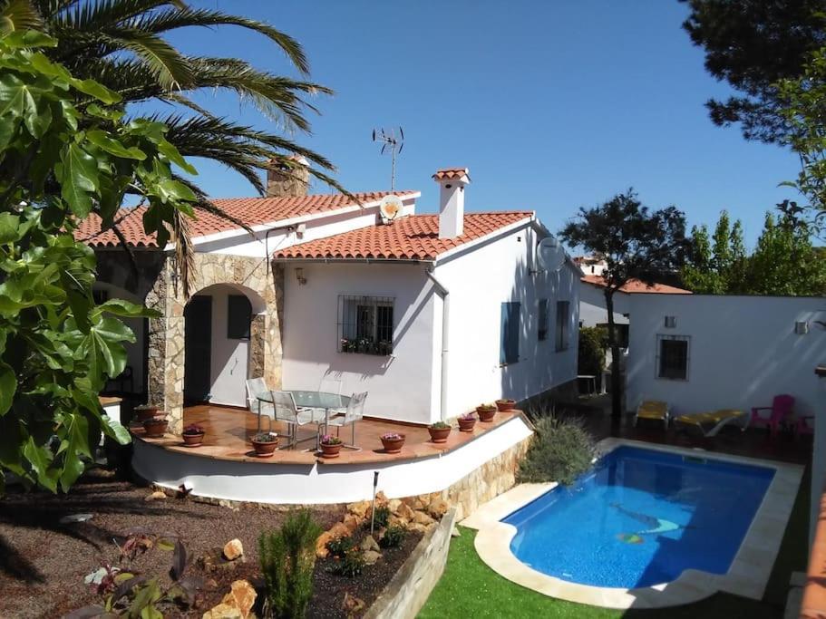 Delightful Close To The Holiday home