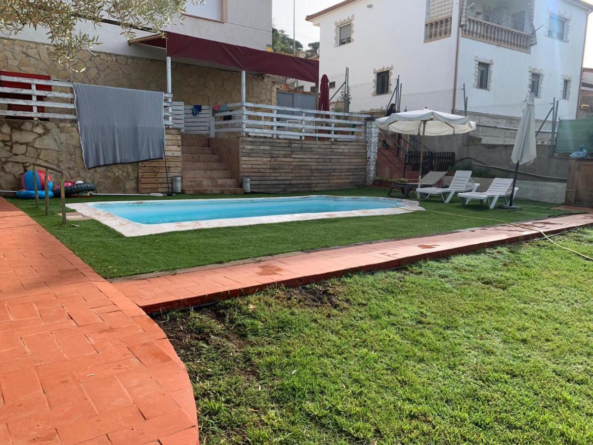 Сasa de vacaciones The Happy House Mont Barbat