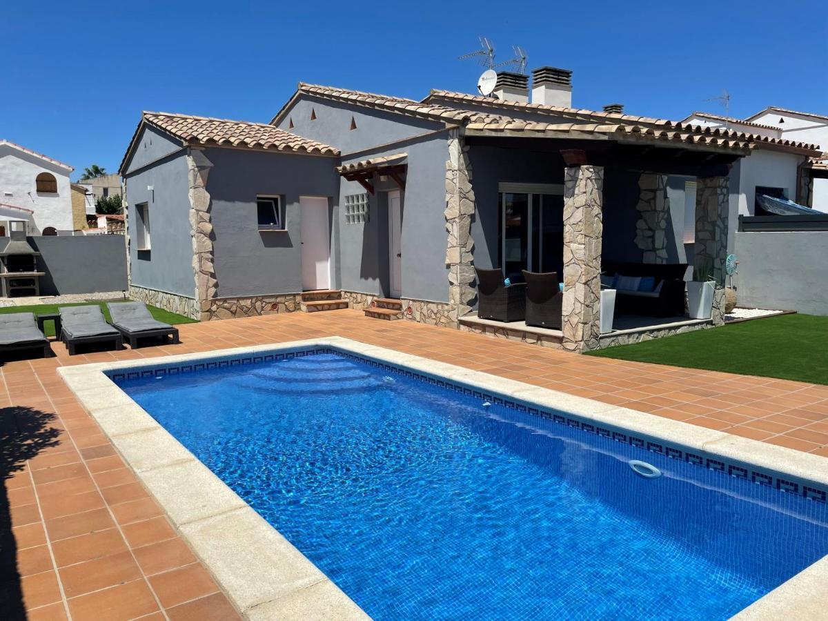 Casa En L Escala Con Piscina Y Wifi Free L'Escala