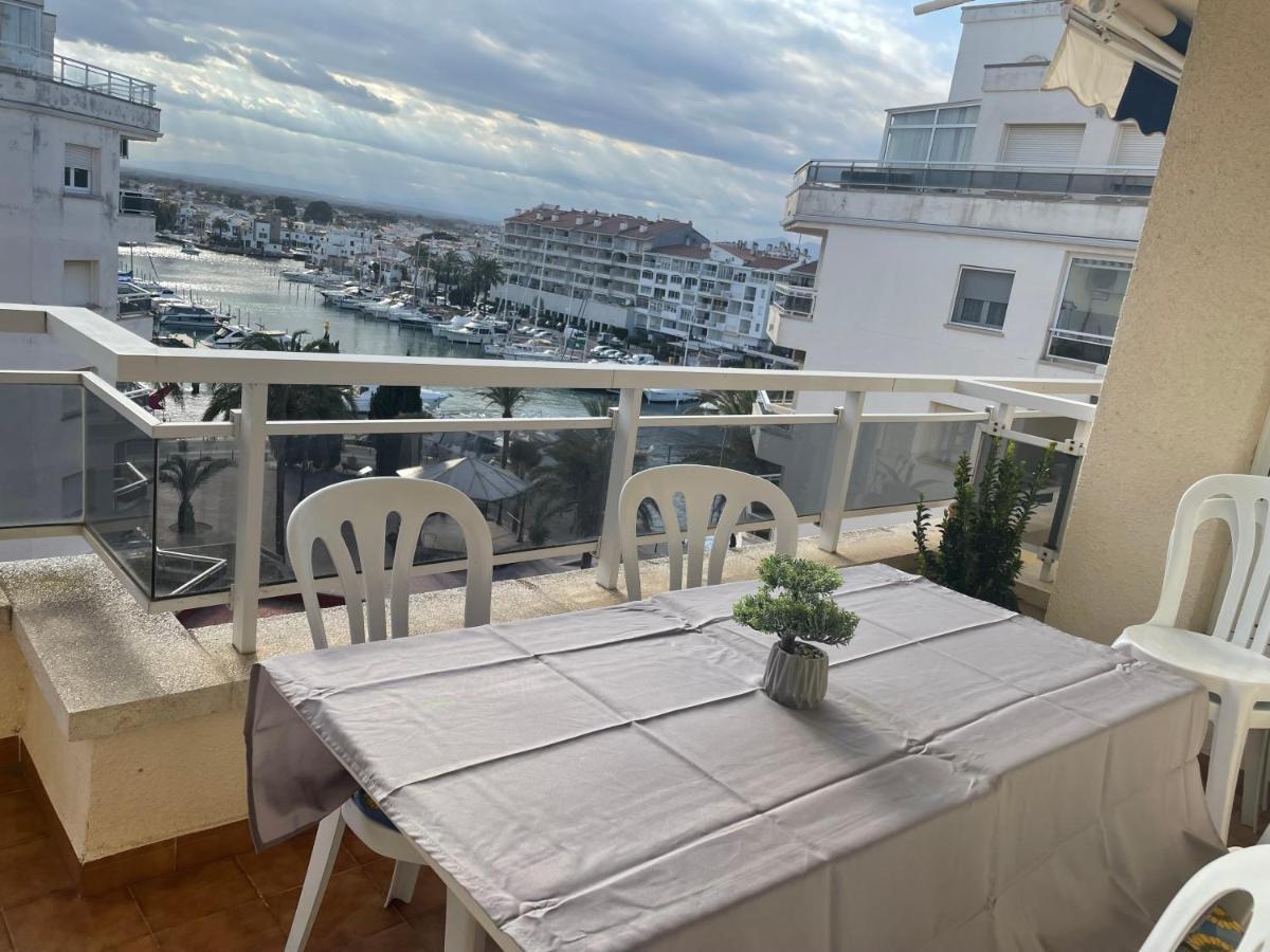 Magnifique Vue Sur Le Canal Et La D'empuriabrava Apartment Empuriabrava