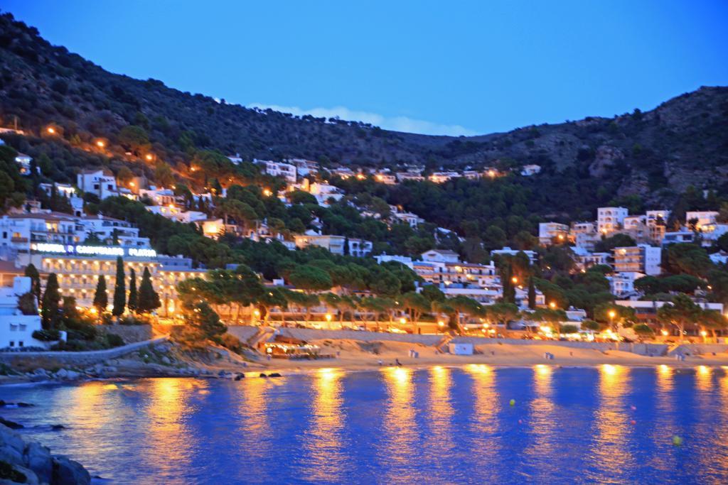 Hotel Canyelles Platja 4*