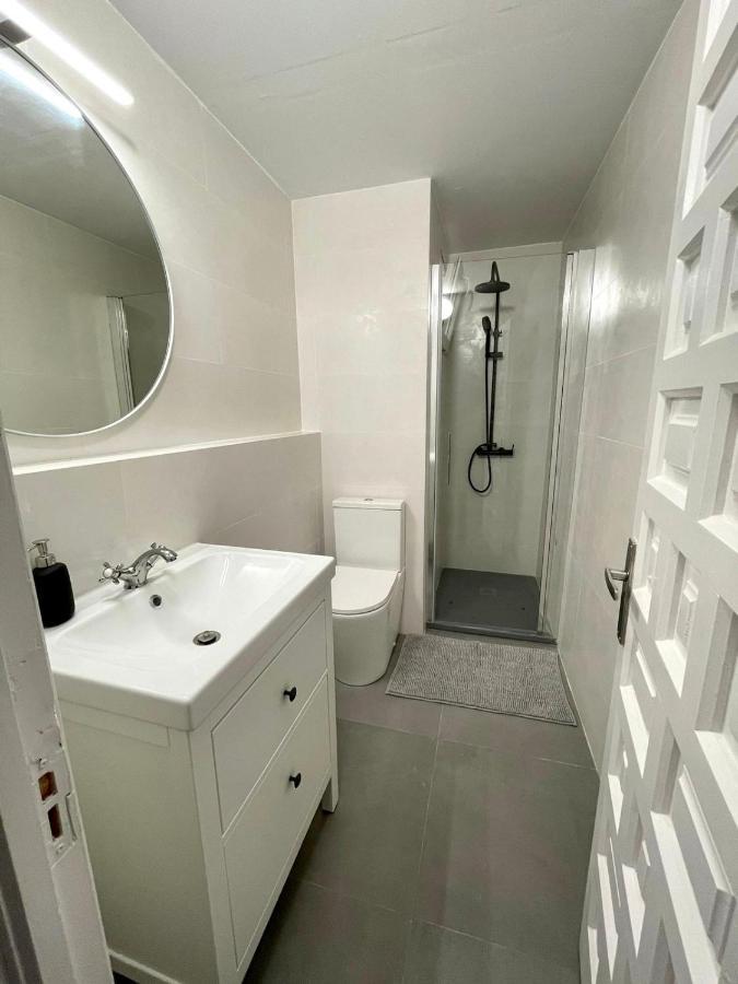 Modern With Parking 2 Min From The *