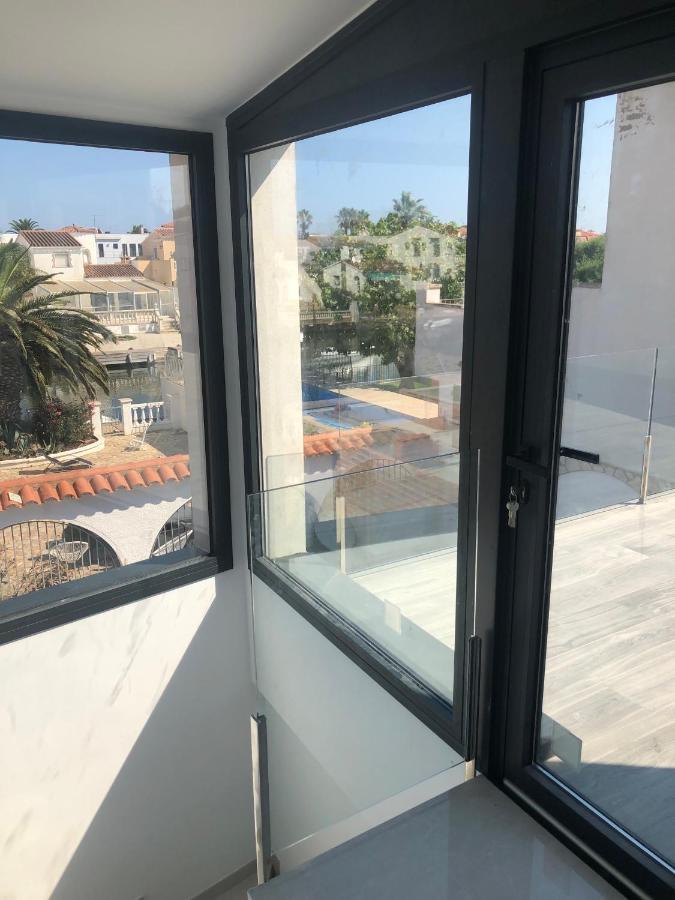 Maison Sur Canaux Marina Avec 4 Suites Dont 1 Balnéo Jacuzzi Сasa de vacaciones