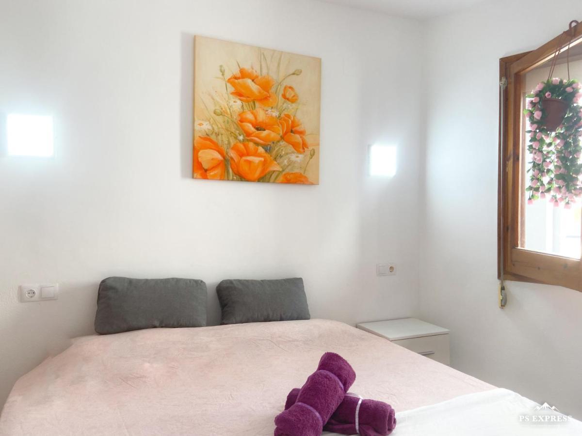 Apartment Elegant 2 Bedroom, Big Terrace 200m From *
