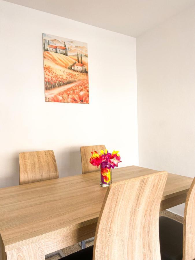 Elegant 2 Bedroom, Big Terrace 200m From Apartment
