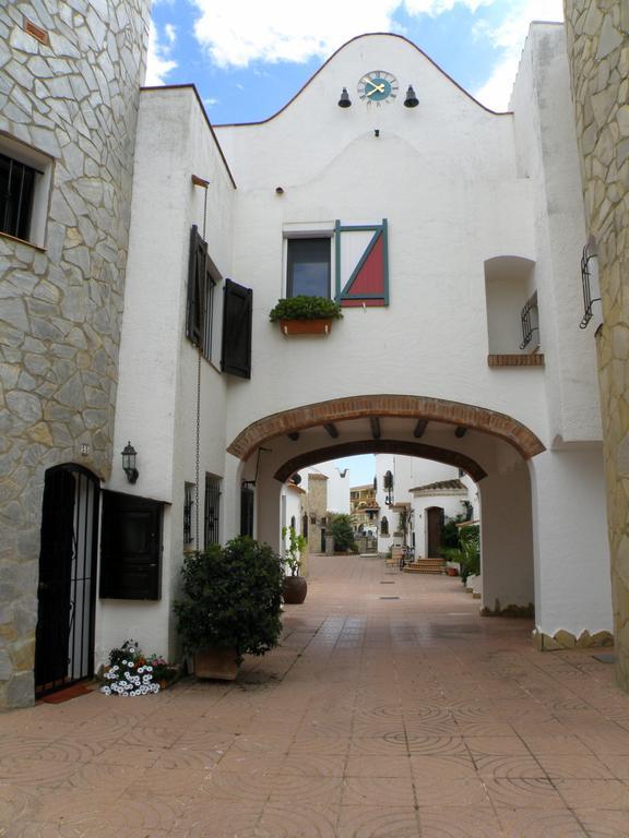 Waterside - Two Bedroom Apartment *