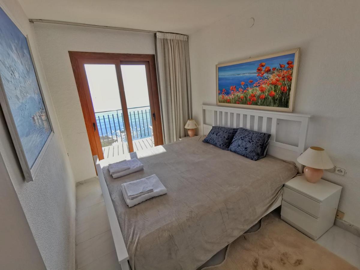 Spacious Seafront Apartment Platja d'Aro