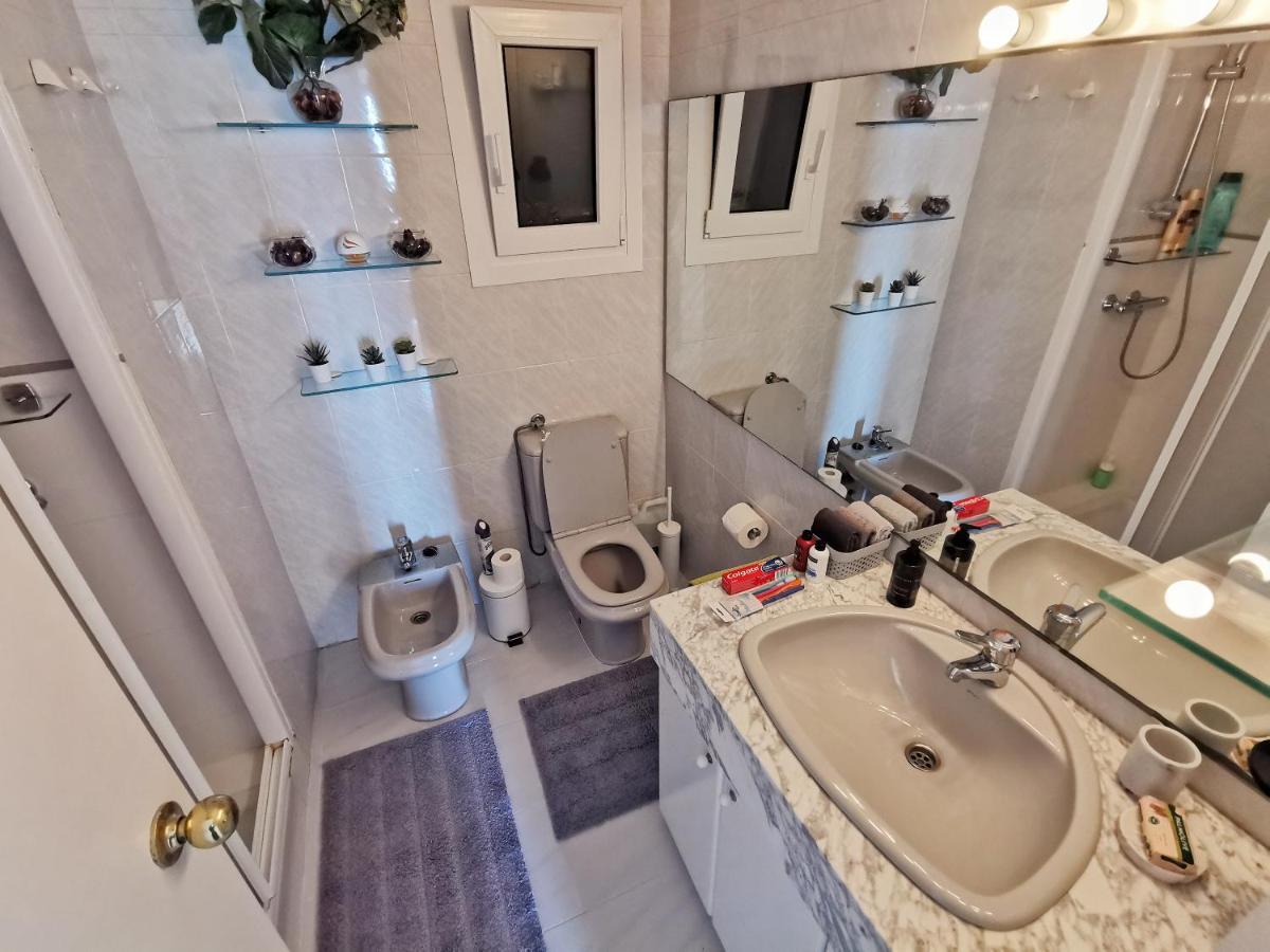 Spacious Seafront Apartment *