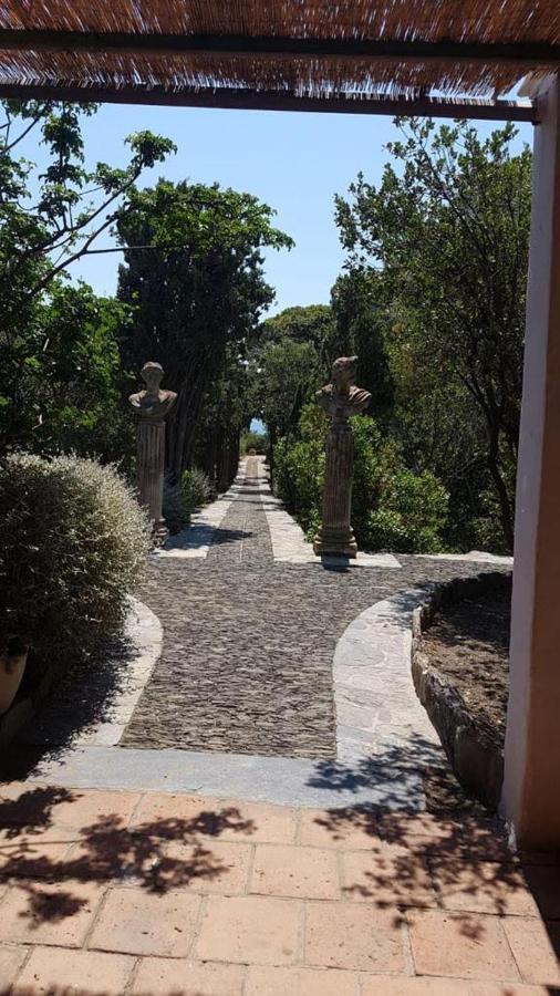 Isla Privada En De Ensueno Con 11 Dobles Con Bano Privado Y Piscina Cadaques