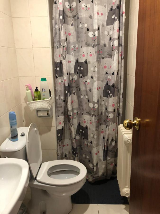 Doble En Figueres Con Baño Compartido Figueras