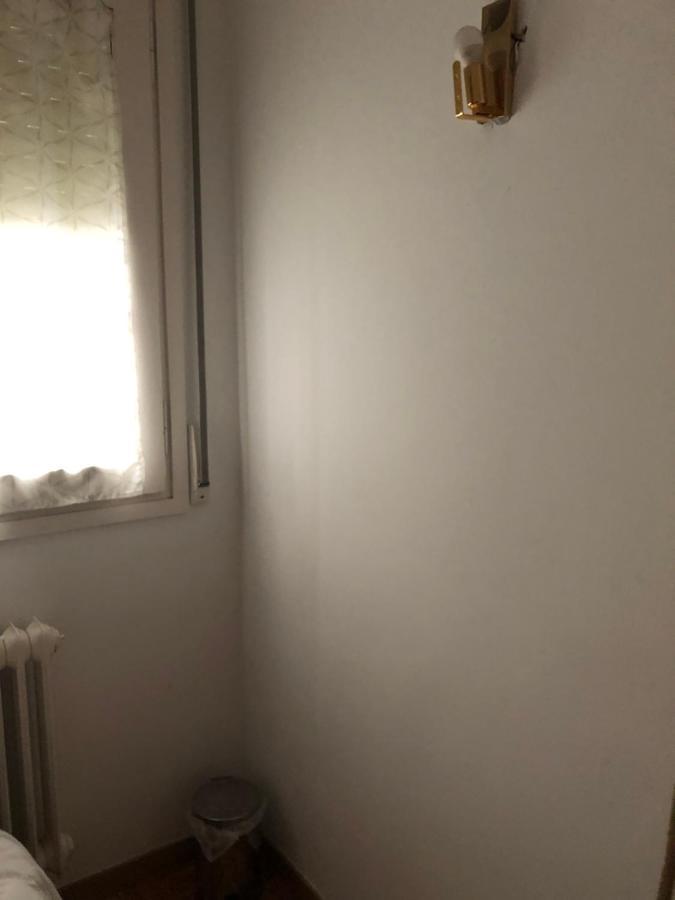 Doble En Figueres Con Baño Compartido *