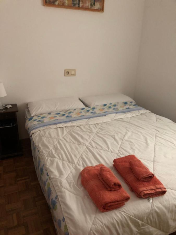 Doble En Figueres Con Bano Compartido Apartment