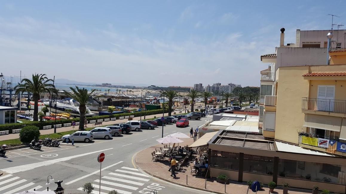 L'estartit, Atic Amb Terrassa Primera Linia Apartment *