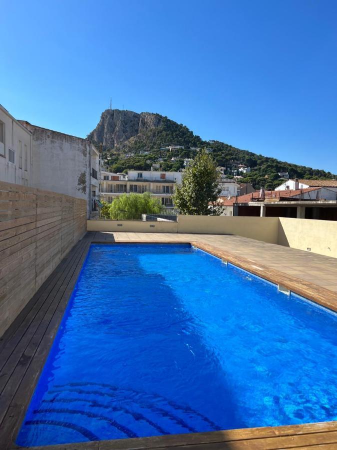 Fantastic A Few Meters From The In The Center Of Estartit Apartment *