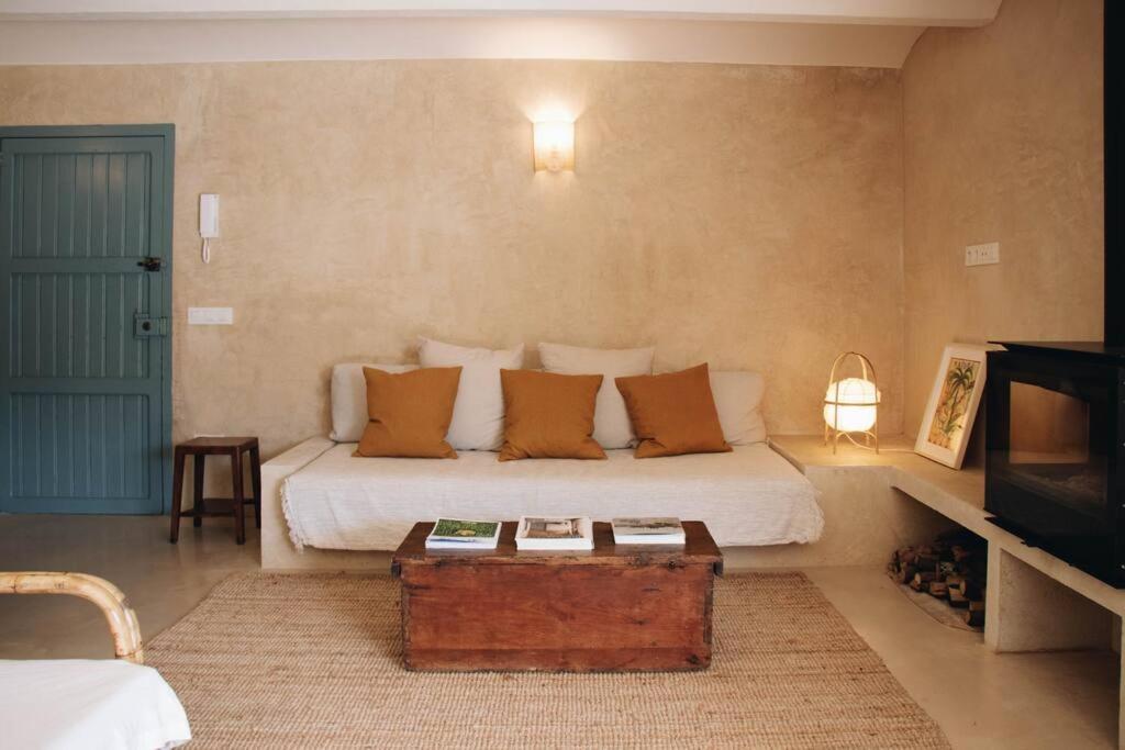 Villa Camades - Casa Amb Jardí I Piscina A L'empordà *