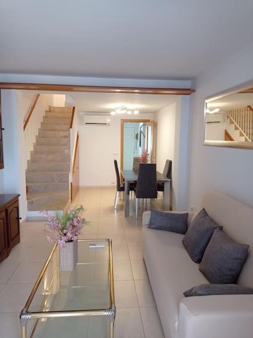 Costa Brava-palamos: Triplex Near To The Apartamento Palamós
