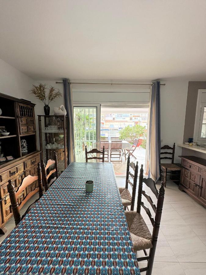 Apartamento En Planta Baja Directo Al Canal Ref 81 * Ampuriabrava