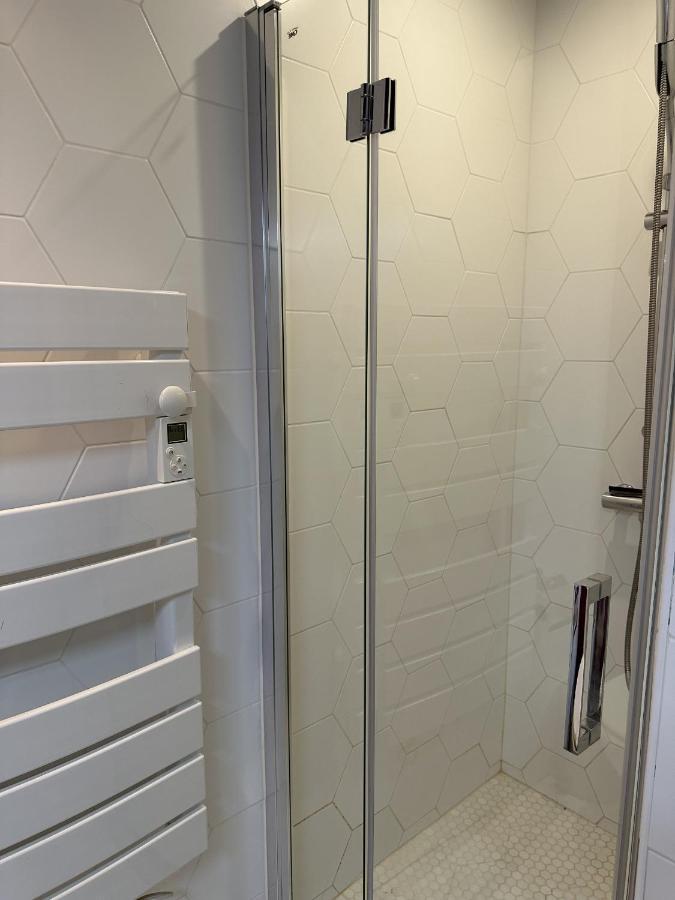 Apartamento En Planta Baja Directo Al Canal Ref 81 Apartamento *