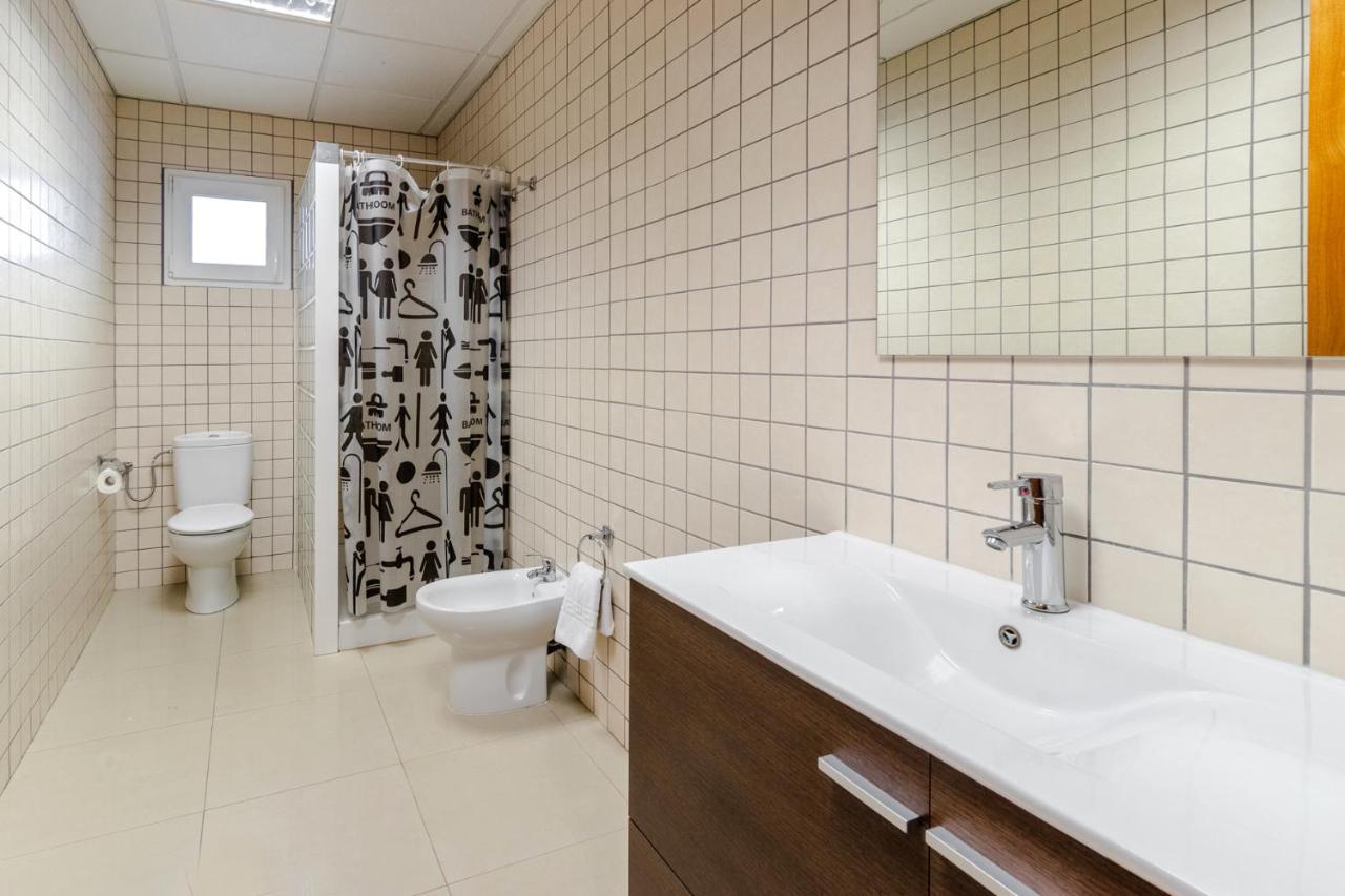 Buganto Amplia Casa Con Piscina Y Jardin * Llambillas