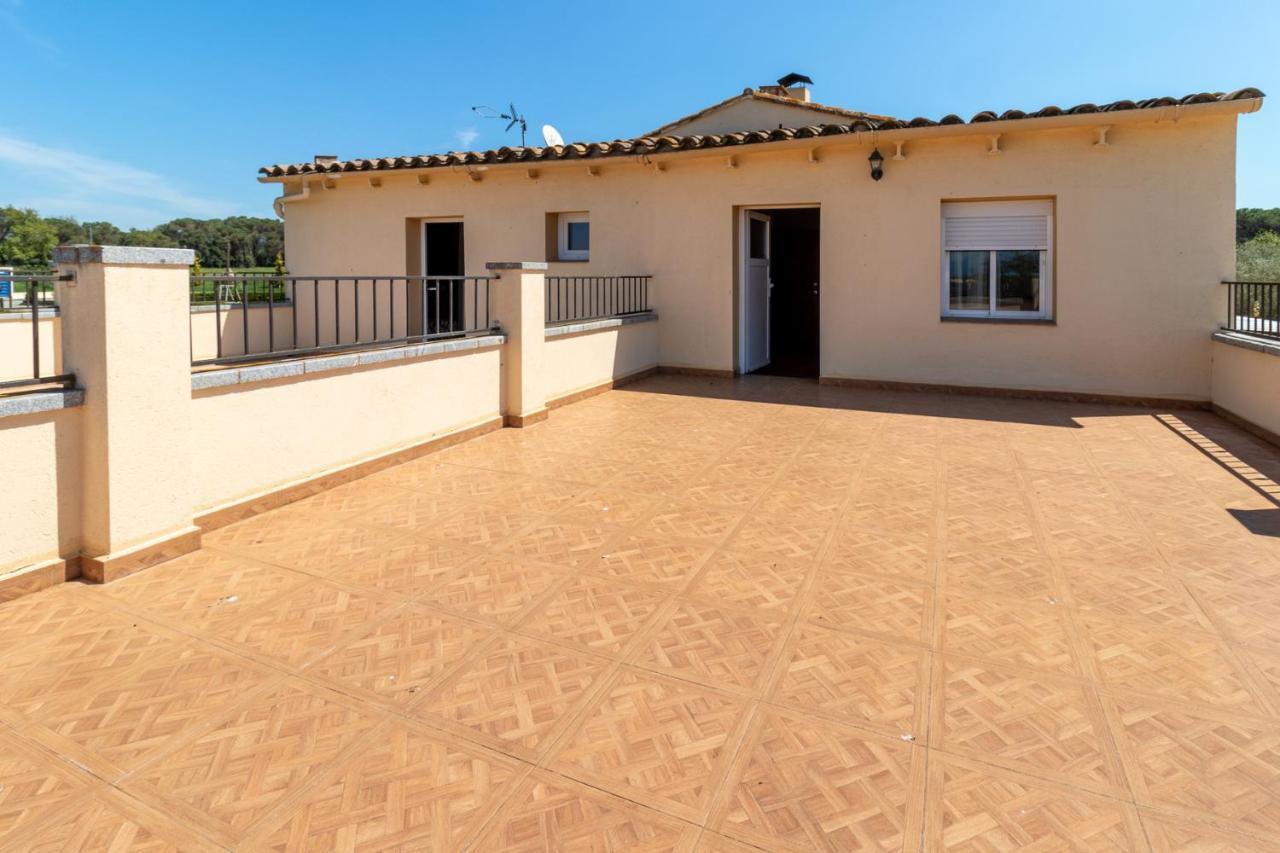 Сasa de vacaciones Buganto Amplia Casa Con Piscina Y Jardin *