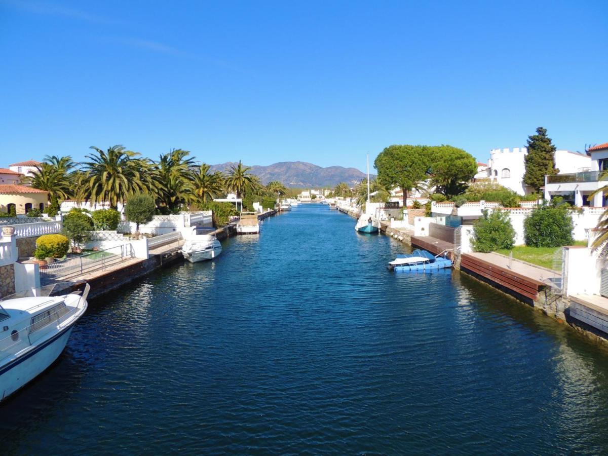 Port Petit 10 Amarre 3x8 -immo Barneda * Empuriabrava