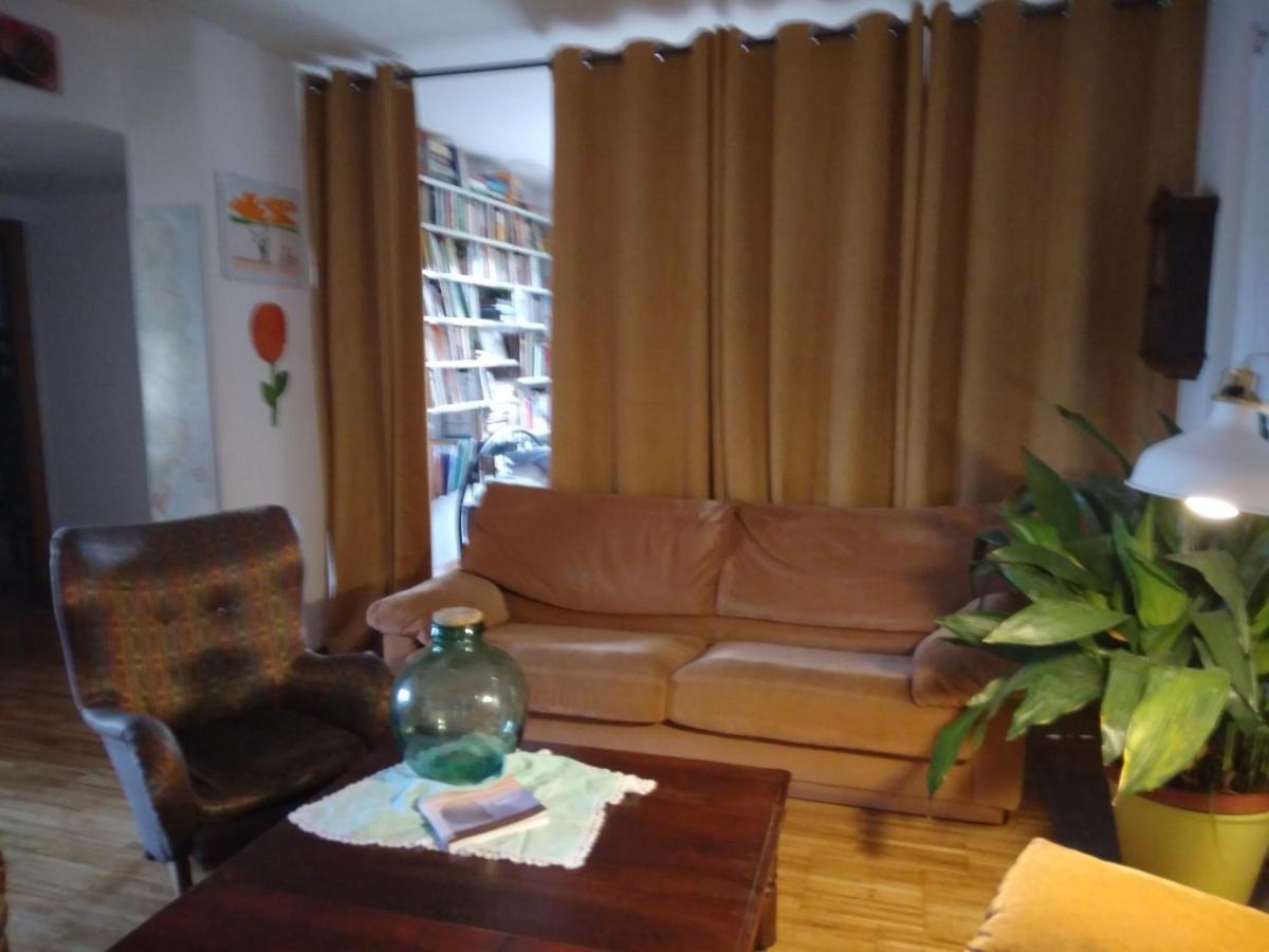 Happy Nest In Village Apartment Pals