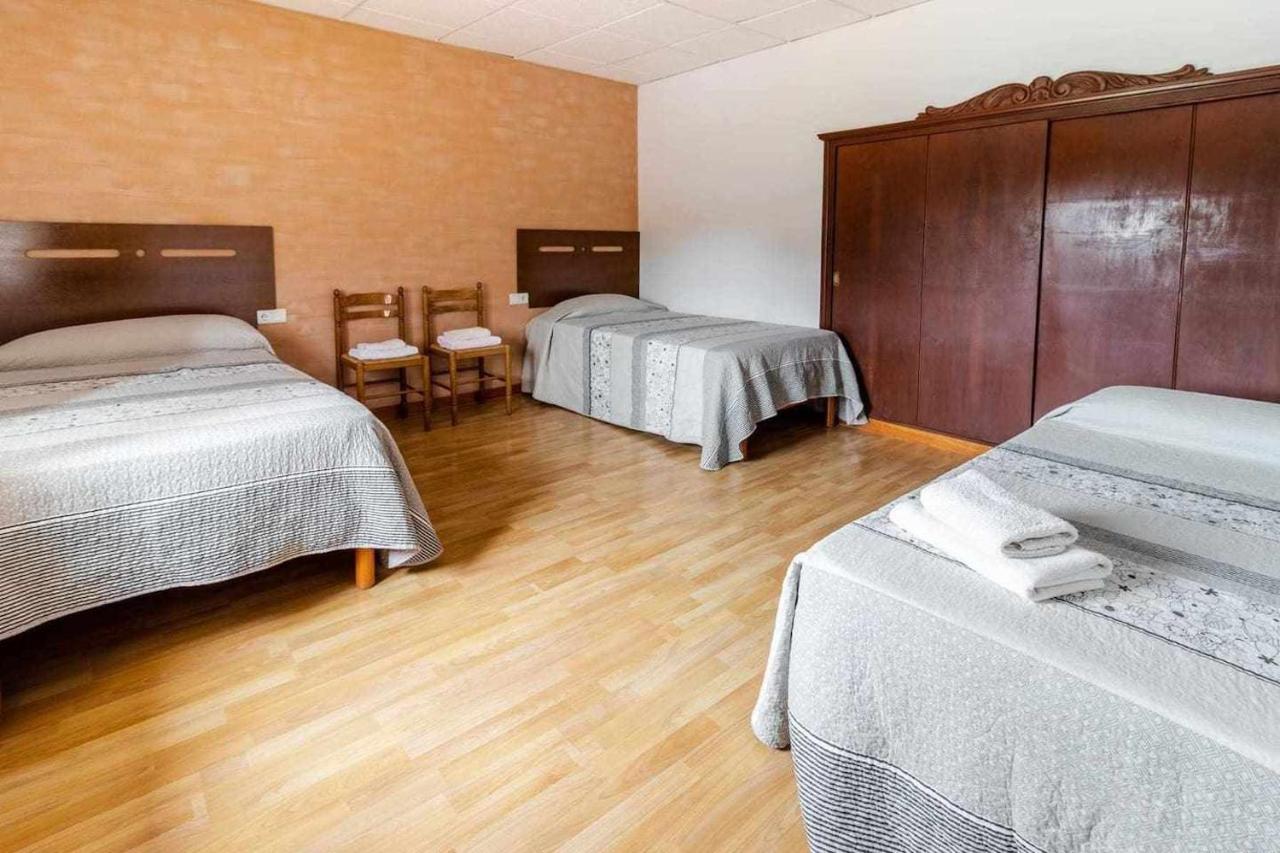Buganto Amplia Casa Con Piscina Y Jardin